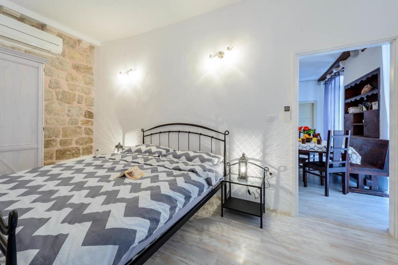 Apartments And Room Le Petit Nono ดูบรอฟนิก ภายนอก รูปภาพ
