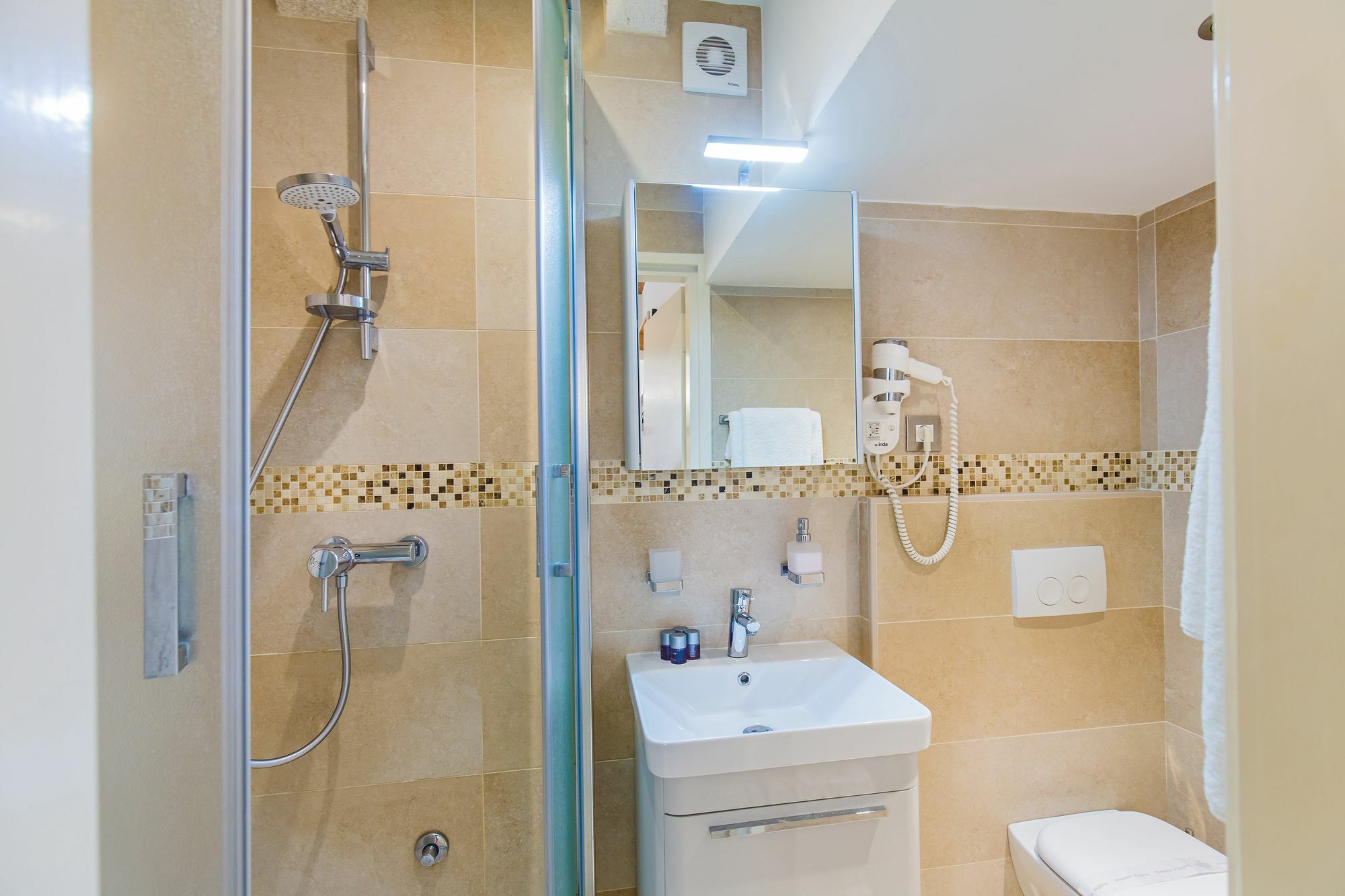 Apartments And Room Le Petit Nono ดูบรอฟนิก ภายนอก รูปภาพ